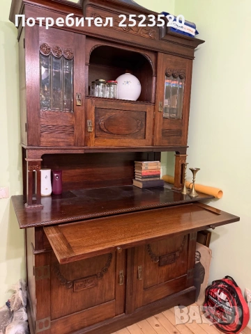 Старинен шкаф с дърворезба, снимка 2 - Антикварни и старинни предмети - 54152149