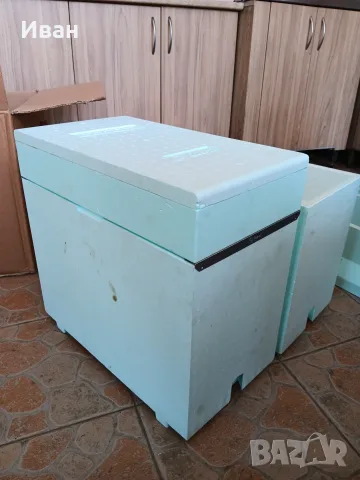 Продавам 6-рамкови полистиролни нуклеуси Quarti (стиропорени) 