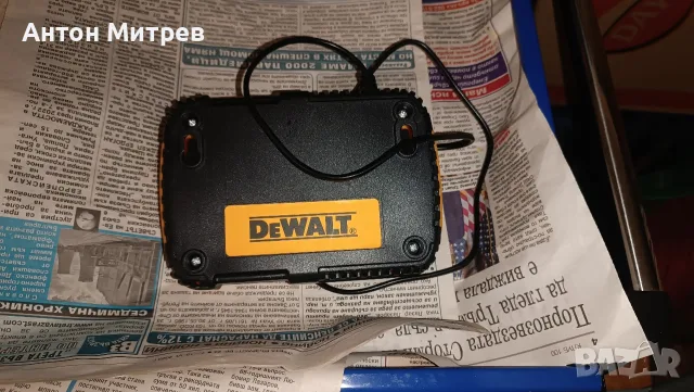 Продавам зарядно за акумулаторен ъглошлайф DeWalt 