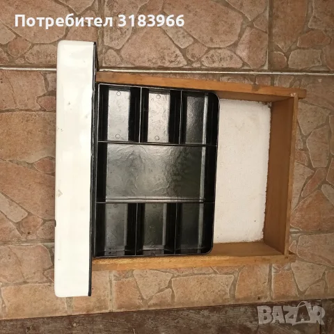 каса сейф. дървено чекмедже с кутия за монети , снимка 8 - Антикварни и старинни предмети - 55361768