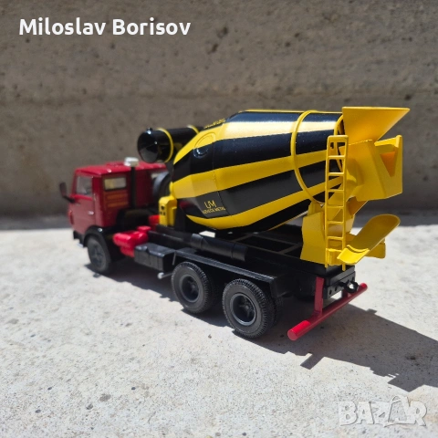Kamaz/Камаз мащаб 1:43 бетоновоз deagostini, снимка 3 - Колекции - 54443494