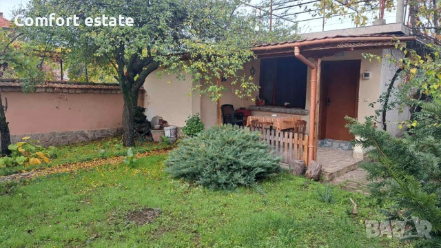 Продава две къщи в едно дворно място - гр. Павел баня, снимка 3 - Къщи - 54382790