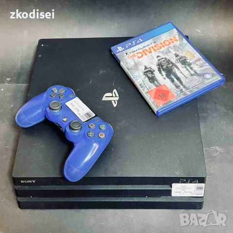 Конзола SONY - PS4 PRO с 1бр. джойстик и 1бр. игра