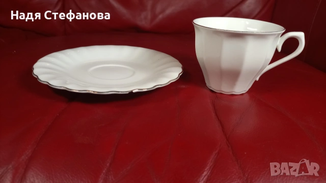 Български костен порцелан, 6 чашки, 6 чинийки и захарничка с капаче, снимка 8 - Чаши - 55222303