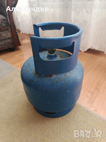 Продавам бутилка за битова газ