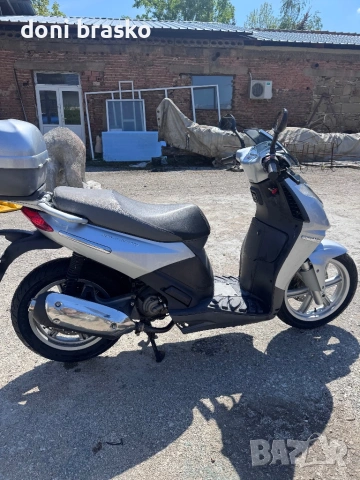 Скутер Aprilia sportcity 125, снимка 6 - Мотоциклети и мототехника - 54410727