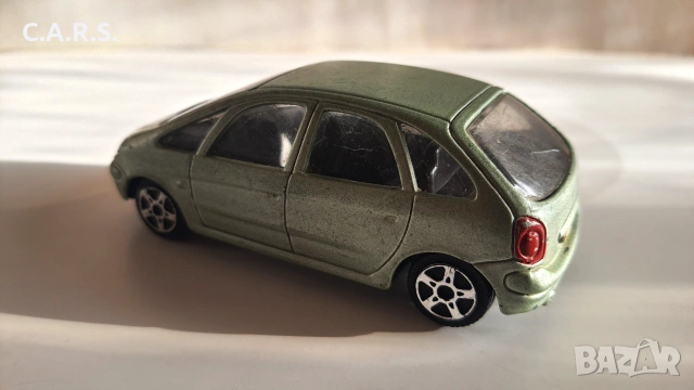 Citroen Xsara Picaso Bburago - Мащаб 1:43, снимка 2 - Колекции - 55249242