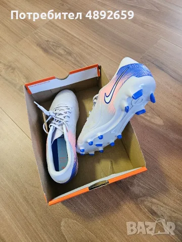 нови футболни обувки Nike , снимка 3 - Спортни обувки - 55359464