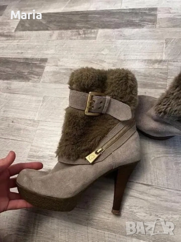 Оригинално нови ботуши Guess