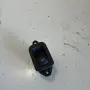 Бутон за управление на задния прозорец на вратата за Volvo XC60 2.4 TDI (2011) 31272013 OEM, снимка 3