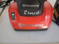 Зарядно и батерии HUSQVARNA, снимка 2
