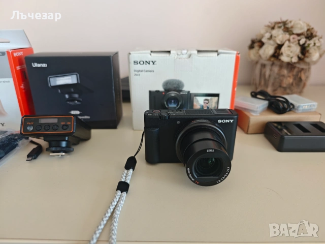 Sony ZV-1 Мега Кит, снимка 4 - Фотоапарати - 54443119