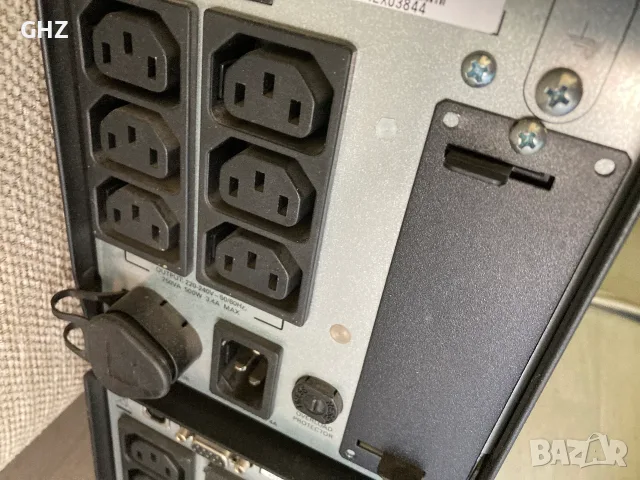 APC Smart UPS / 750VA / Tower / 230V / AVR / Непрекъсваемо захранване, снимка 4 - UPS захранвания - 55499376