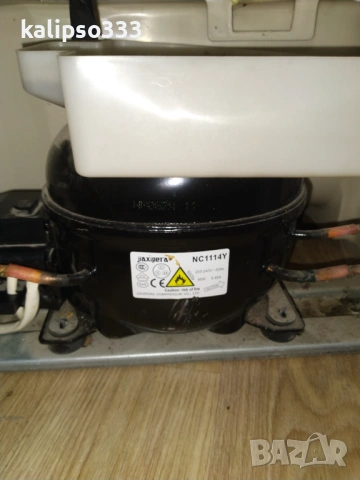 Хладилник с фризер Hotpoint Ariston с ел. проблем, снимка 7 - Хладилници - 54751458