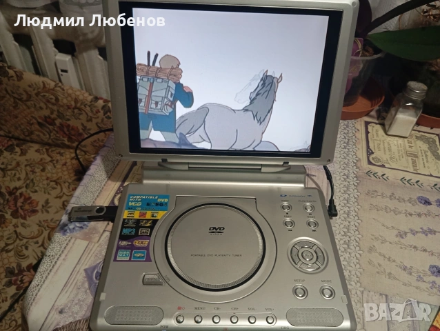dvd видео с екран, снимка 3 - Плейъри, домашно кино, прожектори - 55180317