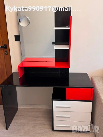 Тоалетка за гримиране , снимка 2 - Тоалетки - 55236399