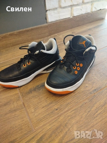 Nike Air Jordan Max Aura 5 37.5, снимка 3 - Маратонки - 55250197