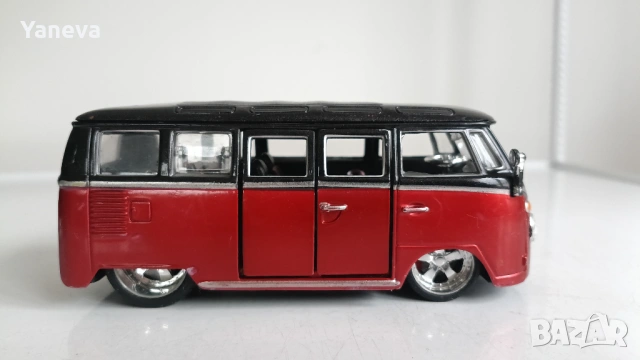 Volkswagen T1 Samba, метален микробус на Bburago с отварящи врати. , снимка 5 - Коли, камиони, мотори, писти - 54295928