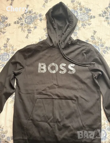 Суичър Boss - размер М, снимка 2 - Спортни дрехи, екипи - 55326744