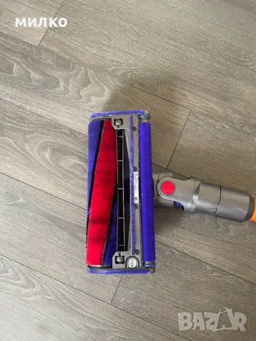 Акумулаторна прахосмукачка DYSON V-8, снимка 6 - Прахосмукачки - 55035849