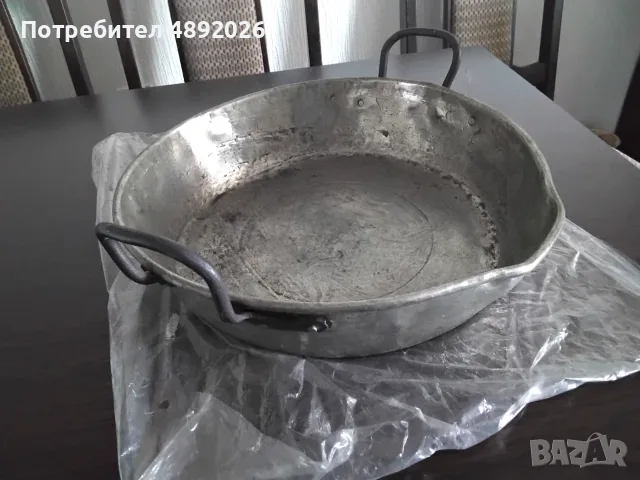 Автентична бакърена тава, диаметър 34 см., визочина 8 см. тегло 1, 4 кг.