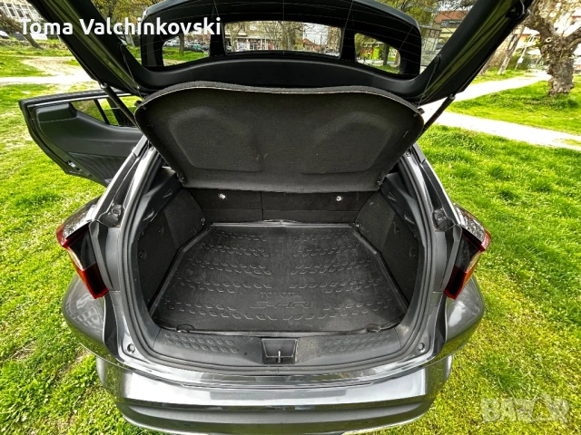 Toyota C-HR 2.0 Facelift Гаранция Хибрид Автомат, снимка 12 - Автомобили и джипове - 54115134