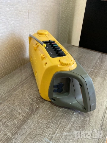 Sony CFM-104 Sports Radio Cassette Player, снимка 5 - Радиокасетофони, транзистори - 54133599