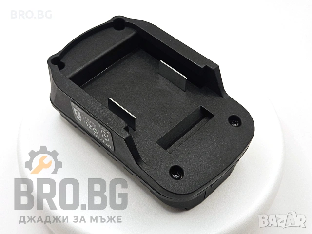 USB зарядно Power bank - батерия Makita, снимка 3 - Друга електроника - 55259366
