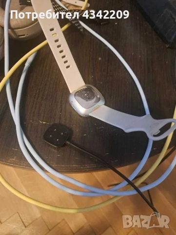 Fitbit Sense Lunar White Soft Gold
