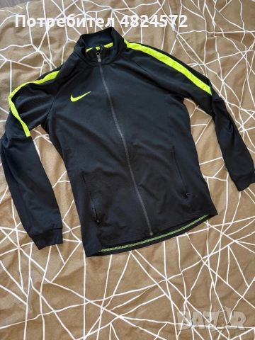 Екип Nike, снимка 2 - Спортни дрехи, екипи - 54504643