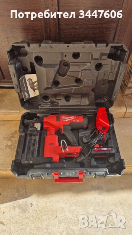 Milwaukee M18 FFUS Такер за скоби