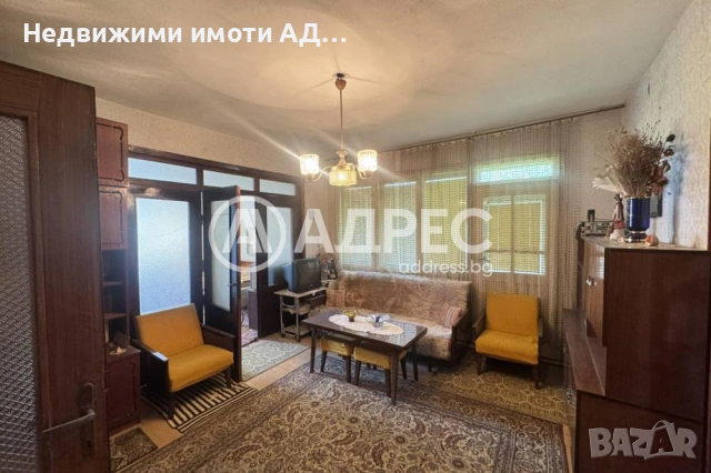 Просторен етаж от къща в гр. Попово