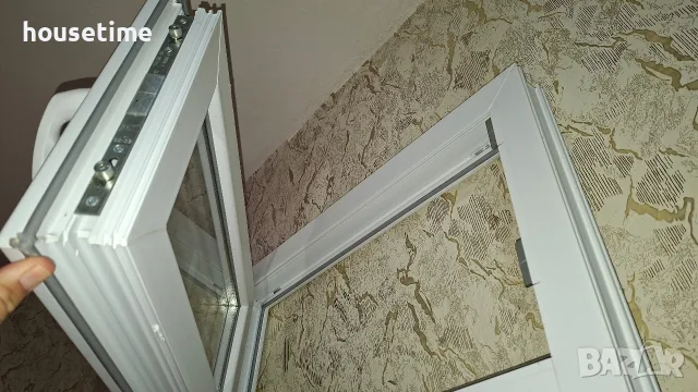 Запазена PVC Врата с Прозорче / Дограма, снимка 4 - Дограми - 55492577