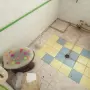 Селска къща с пристройка и сайвант в село Ломец, снимка 18