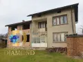 Две двуетажни къщи в един двор в Димитровград, кв. Черноконево, снимка 2