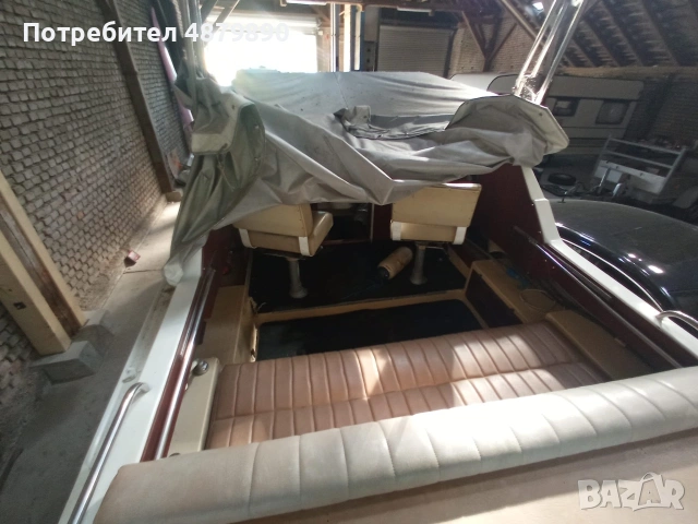 Продавам лодка с четерицилиндров Волво пента двигател на 1094моточаса, снимка 5 - Воден транспорт - 55242639