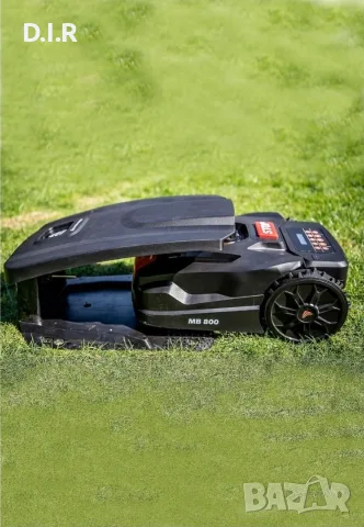 КОСАЧКА РОБОТ YARDFORCE 800 M2 + ГАРАЖ , снимка 2 - Градинска техника - 55597088