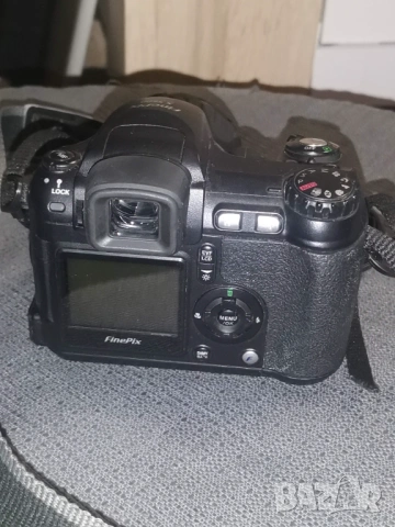 Фотоапарат FUJIFILM FinePix S5600, снимка 4 - Фотоапарати - 54326283