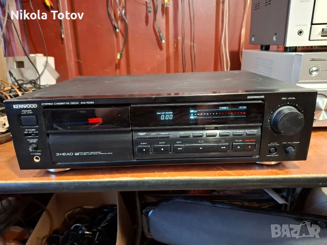 Продава се триглав дек Kenwood KX-7030. 