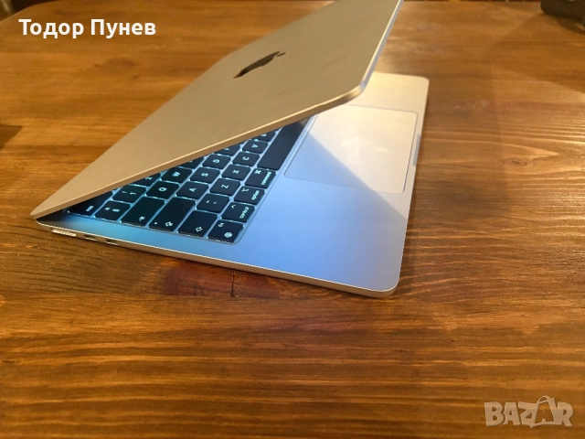 Гаранционен! 100% батерия! MacBook Air m3 16GB 256SSD, снимка 2 - Лаптопи за работа - 54635950