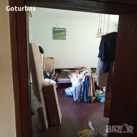 Селска къща с пристройка и сайвант в село Ломец, снимка 9 - Къщи - 54764425