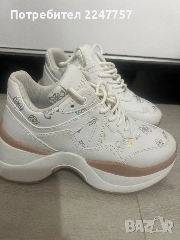 Маратонки Guess, снимка 5 - Маратонки - 54350748