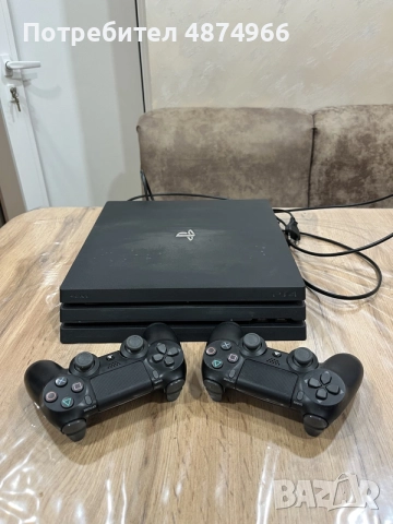 Playstation 4 Pro + 2 оригинални джостика