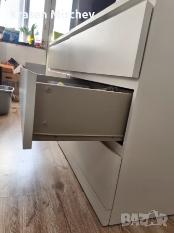 Продавам два скрина, снимка 2 - Скринове - 54200225