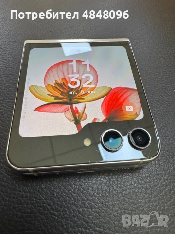 Смартфон Samsung Galaxy Z Flip5 с вътрешна памет от 256GB и цвят Cream (светлобежов/ванилия)., снимка 3 - Samsung - 54955661