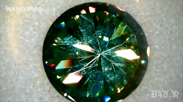 Диамант, Moissanite Brilliance, зелен със сертификат, гравиран номер на камъка - 35 евро - 1 карат, снимка 2 - Бижутерийни комплекти - 55082794