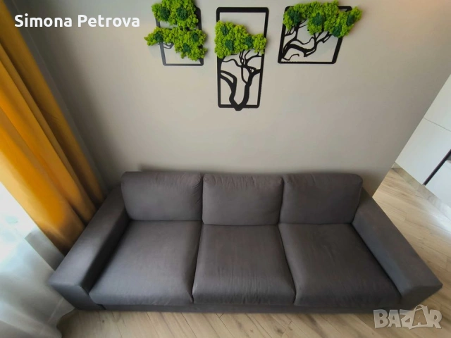 Продавам триместен диван, сив
