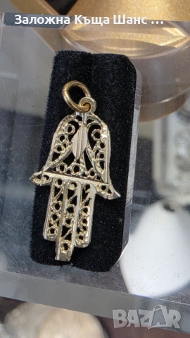 Златен медальон с формата на Хамса, известен още като „Ръката на Фатима“., снимка 2 - Колиета, медальони, синджири - 54035003
