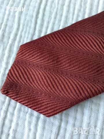 Копринена вратовръзка Hugo Boss като нова (Made in Italy), снимка 4 - Други - 54322881