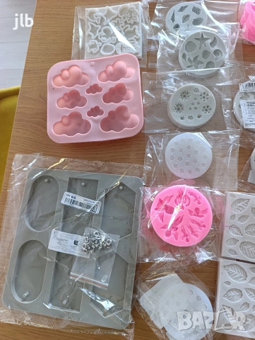 Силиконови молдове за свещи и сапуни. Етерични масла, бои за свещи и сапуни , снимка 4 - Други - 54137701